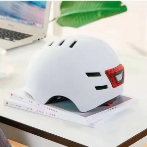 Protecciones Urbanas + Casco Urbano Ajustable Equipado Con Luz Led_9